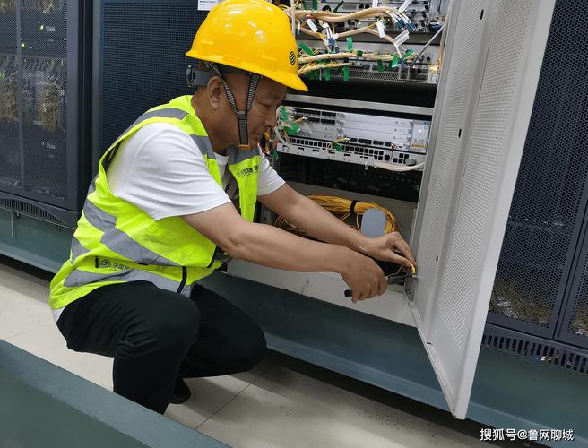 在东阿县,山东移动聊城分公司重点检查节点机房和汇聚机房设备的接地